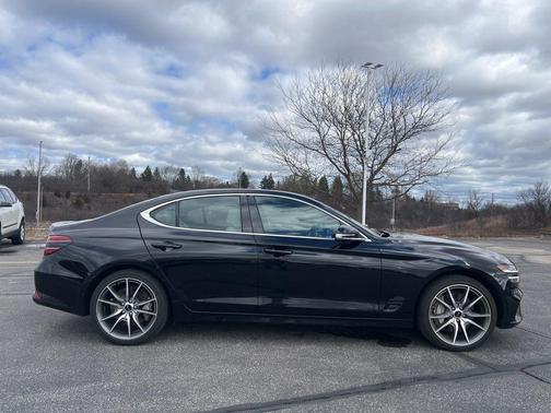 2025 Genesis G70 2.5T RWD