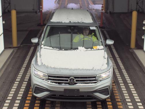Pyrite Silver Metallic 2023 Volkswagen Tiguan 2.0T SE 4MOTION
