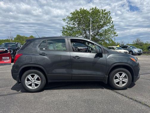 Nightfall Gray Metallic 2020 Chevrolet Trax LS