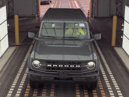 CARBONIZED GRAY METALLIC 2025 Ford Bronco Big Bend