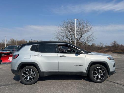 Silver Zynith Metallic Clearcoat 2025 Jeep Compass Limited