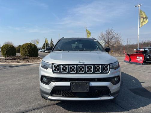 Silver Zynith Metallic Clearcoat 2025 Jeep Compass Limited