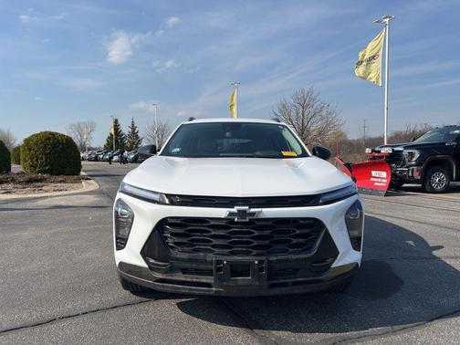 Summit White 2024 Chevrolet Trax FWD ACTIV