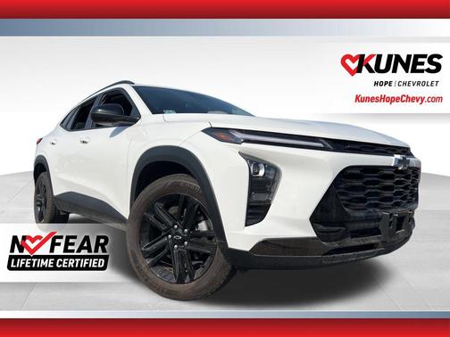 Summit White 2024 Chevrolet Trax FWD ACTIV