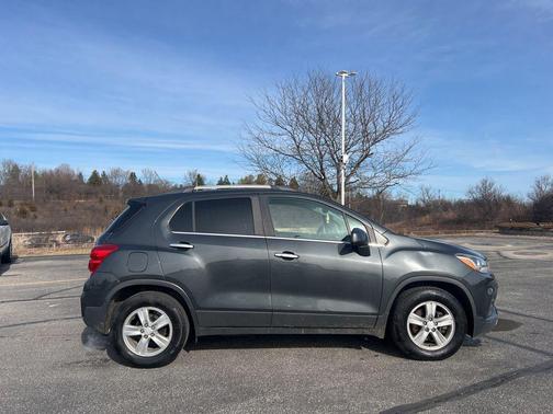 Nightfall Gray Metallic 2018 Chevrolet Trax LT