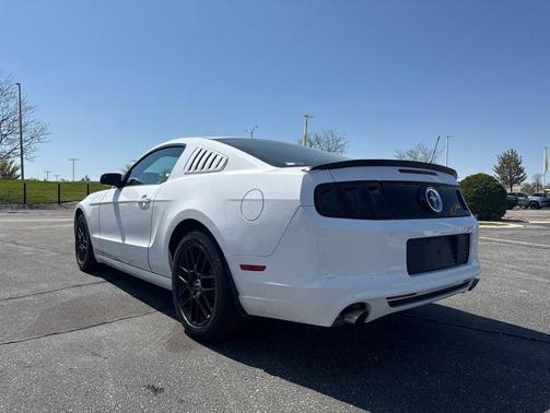 OXFORD WHITE 2014 Ford Mustang V6