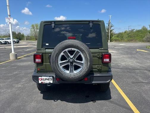 2022 Jeep Wrangler Unlimited Sahara