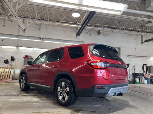 Radiant Red Metallic II 2024 Honda Pilot EX-L