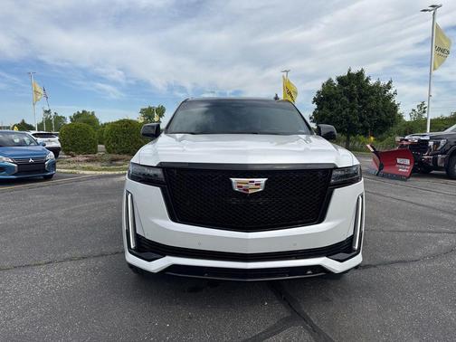 Crystal White Tricoat 2022 Cadillac Escalade ESV Sport Platinum