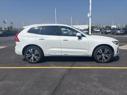 2022 Volvo XC60 B5 Inscription
