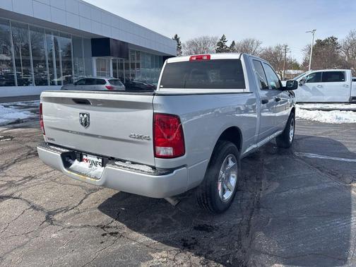 Bright Silver Metallic Clearcoat 2018 RAM 1500 Express