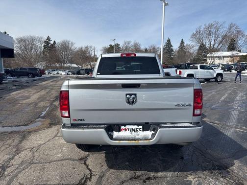 Bright Silver Metallic Clearcoat 2018 RAM 1500 Express