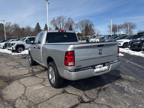 Bright Silver Metallic Clearcoat 2018 RAM 1500 Express
