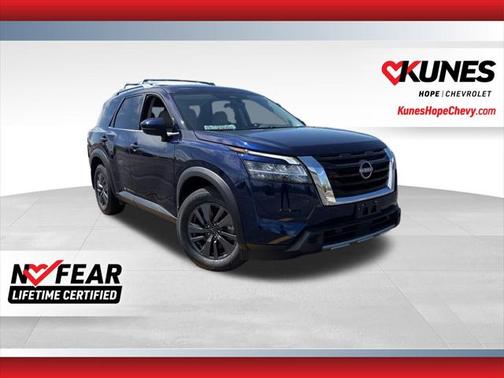 2023 Nissan Pathfinder SL 4WD