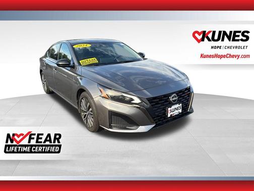 2024 Nissan Altima SR FWD