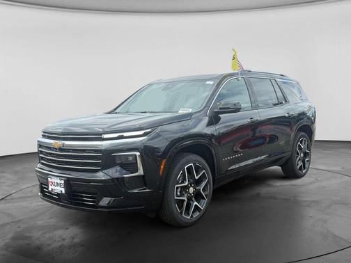 Mosaic Black Metallic 2026 Chevrolet Traverse High Country