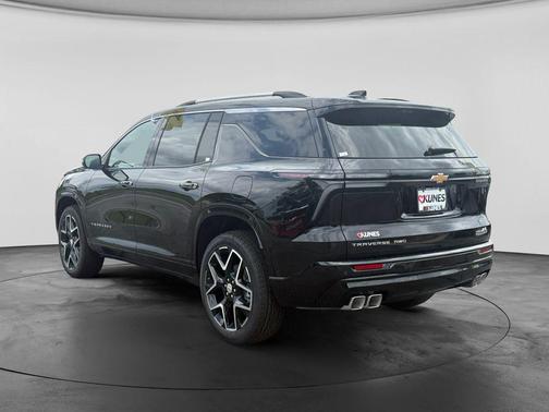 Mosaic Black Metallic 2026 Chevrolet Traverse High Country