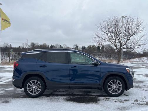 2023 GMC Terrain SLT