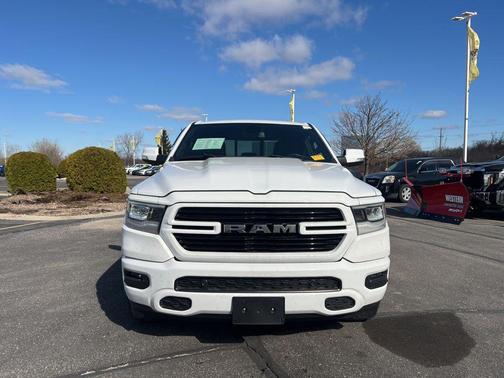 Bright White Clearcoat 2019 RAM 1500 Big Horn