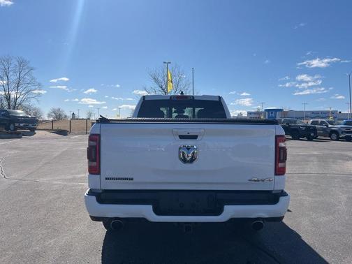 Bright White Clearcoat 2019 RAM 1500 Big Horn