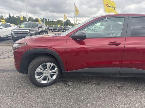 2025 Chevrolet Trax LS