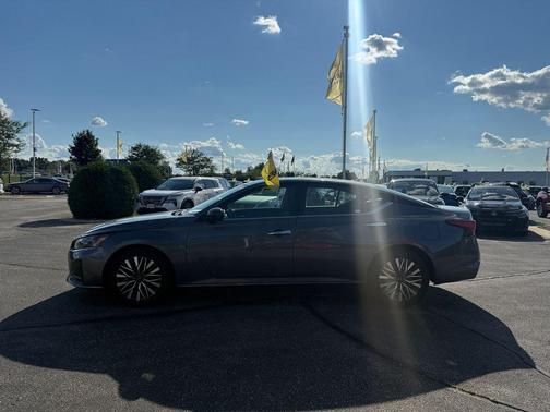 Gun Metallic 2024 Nissan Altima 2.5 SV