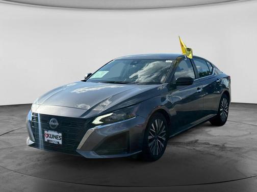 Gun Metallic 2024 Nissan Altima 2.5 SV