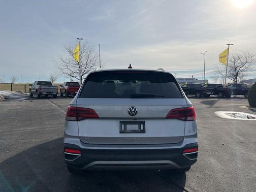 2024 Volkswagen Taos 1.5T SE