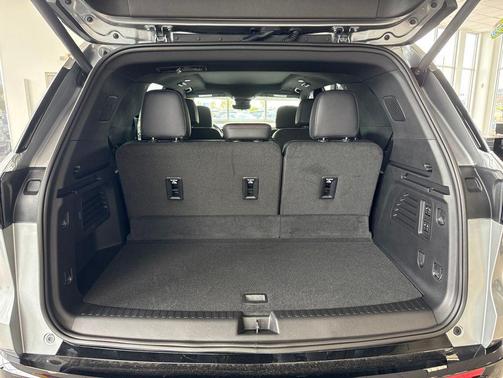 Sterling Gray Metallic 2026 Chevrolet Traverse RS