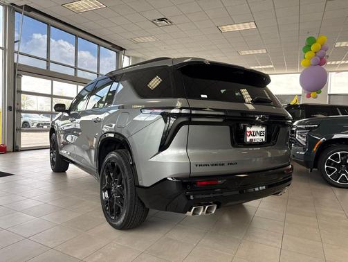 Sterling Gray Metallic 2026 Chevrolet Traverse RS