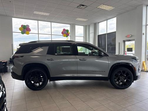 Sterling Gray Metallic 2026 Chevrolet Traverse RS