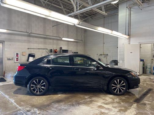 2014 Chrysler 200 Limited