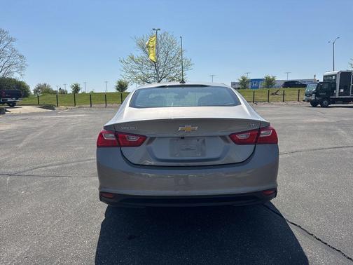 Mineral Gray Metallic 2023 Chevrolet Malibu FWD 1LT