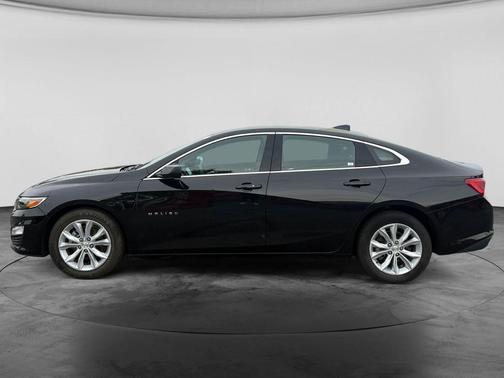 Mosaic Black Metallic 2024 Chevrolet Malibu FWD 1LT
