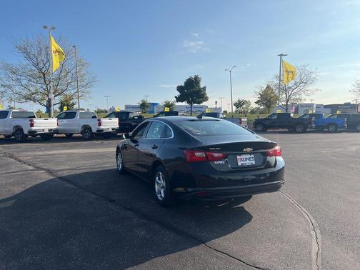 2017 Chevrolet Malibu 1LS