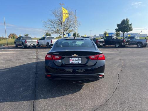 2017 Chevrolet Malibu 1LS