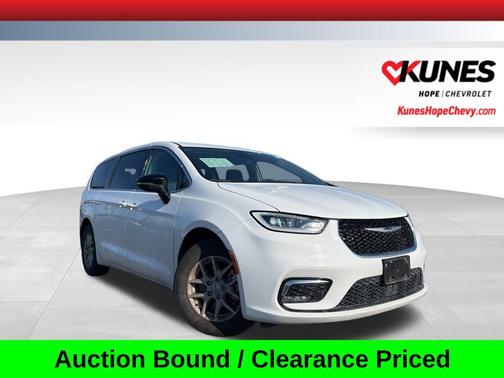 Bright White Clearcoat 2024 Chrysler Pacifica Touring L