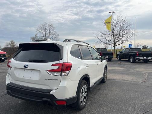 2022 Subaru Forester Premium