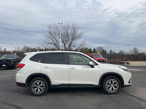 2022 Subaru Forester Premium
