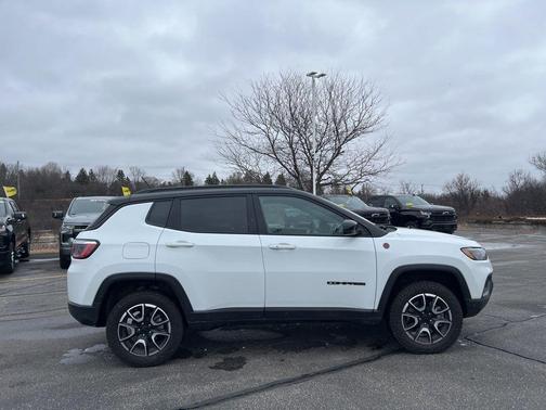 2024 Jeep Compass Trailhawk