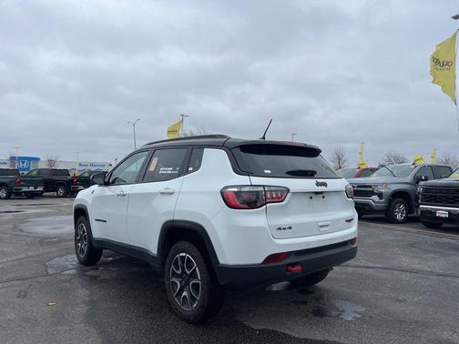 2024 Jeep Compass Trailhawk