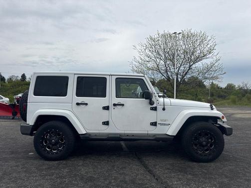 Bright White Clearcoat 2015 Jeep Wrangler Unlimited Sahara