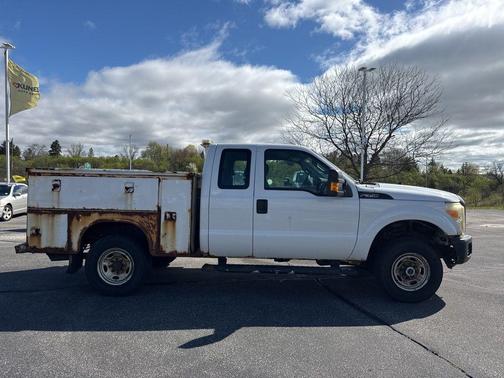 OXFORD WHITE 2012 Ford F-350 XL