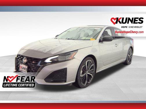 2024 Nissan Altima SR FWD