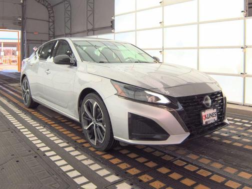 2024 Nissan Altima SR FWD