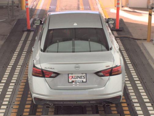 2024 Nissan Altima SR FWD