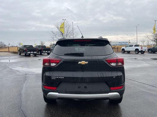 Mosaic Black Metallic 2025 Chevrolet Trailblazer LT