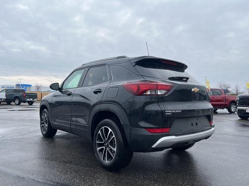 Mosaic Black Metallic 2025 Chevrolet Trailblazer LT