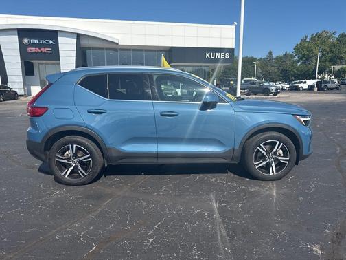 2024 Volvo XC40 B5 Core