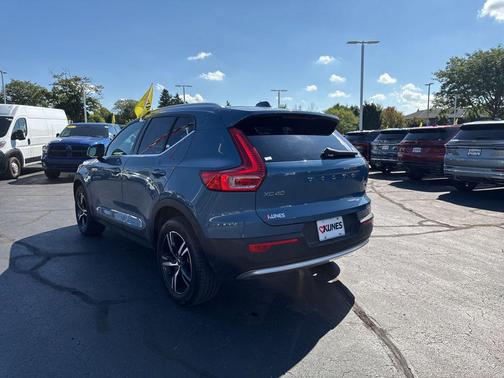 2024 Volvo XC40 B5 Core